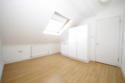 1 bedroom flat to rent, Fox Lane, N13