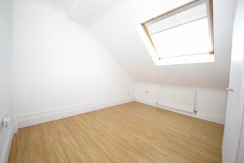 1 bedroom flat to rent, Fox Lane, N13
