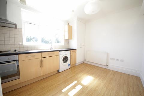 1 bedroom flat to rent, Fox Lane, N13
