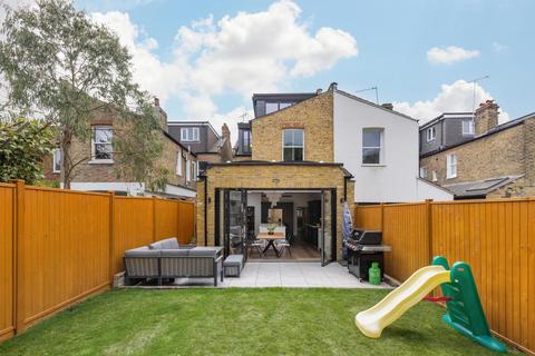 8 Egerton Gardens, London, W13 8HQ