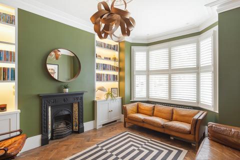 8 Egerton Gardens, London, W13 8HQ