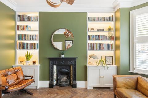 8 Egerton Gardens, London, W13 8HQ