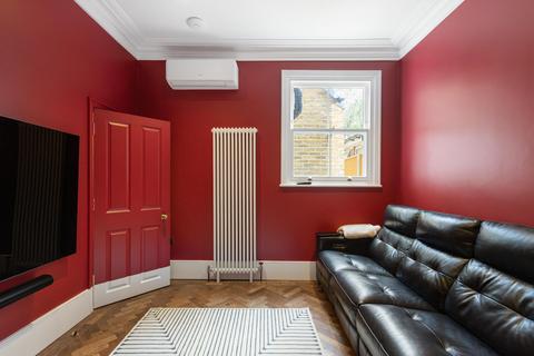 8 Egerton Gardens, London, W13 8HQ