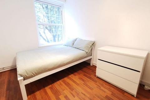 4 bedroom flat to rent, Chicksand Street, London E1
