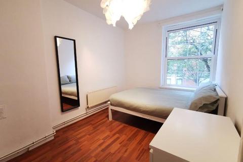 4 bedroom flat to rent, Chicksand Street, London E1