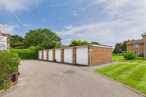 2 bedroom apartment for sale, Waterford Gardens, Highcliffe, Christchurch, Dorset, BH23