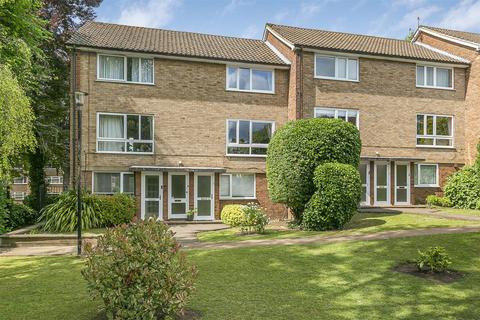 2 bedroom maisonette for sale, Langley Park Road, Sutton