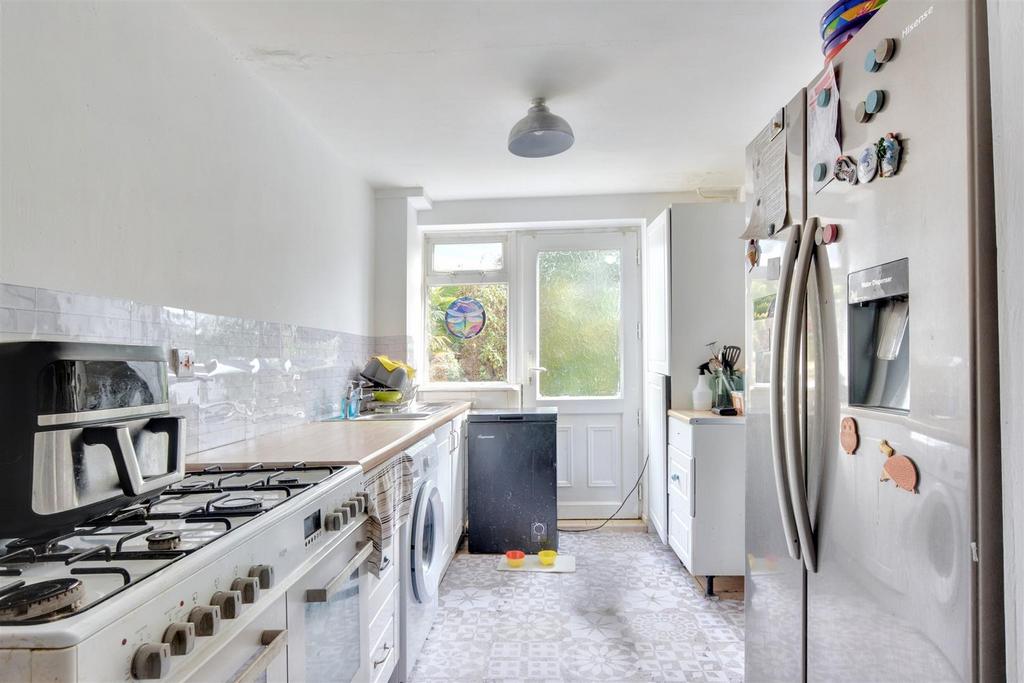 Kitchen 1.jpeg