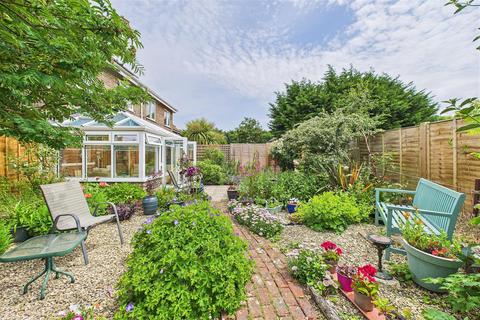 18 Blackthorn Square, Clevedon, BS21 5EF