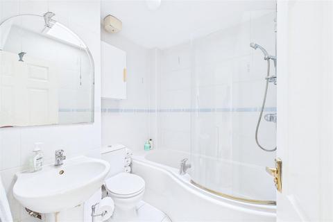 18 Blackthorn Square, Clevedon, BS21 5EF