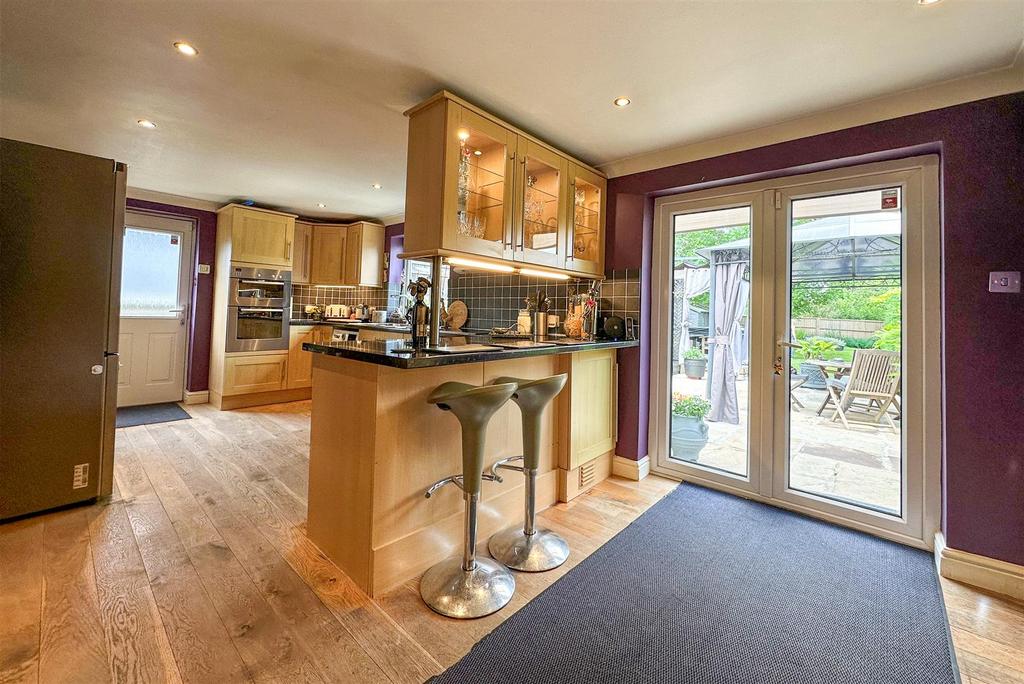 Kitchen/Breakfast Room