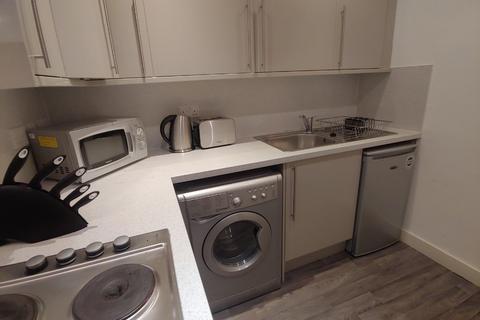 3 bedroom flat to rent, Dalkeith Road, Edinburgh, EH16