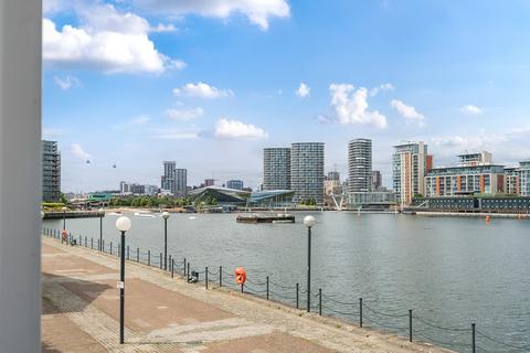 2 bedroom apartment for sale, Hardy Avenue, London