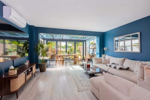 1, The Pavilion Rectory Close, Farnham Royal, Slough, SL2 3FN