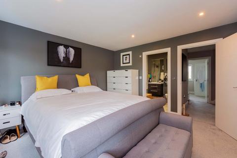 1, The Pavilion Rectory Close, Farnham Royal, Slough, SL2 3FN