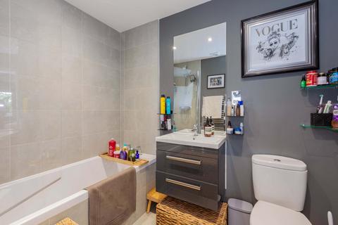 1, The Pavilion Rectory Close, Farnham Royal, Slough, SL2 3FN