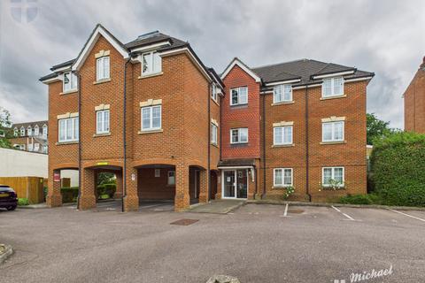 2 bedroom flat to rent, Flat 21, Fountain Court, Buckingham Street, Aylesbury, Buckinghamshire