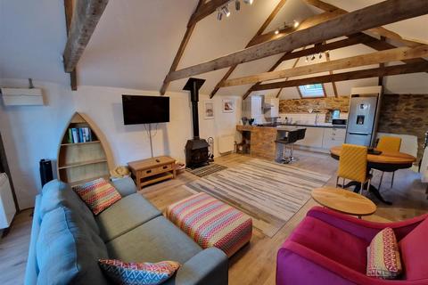 1 bedroom barn conversion to rent, Tregavethan, Truro