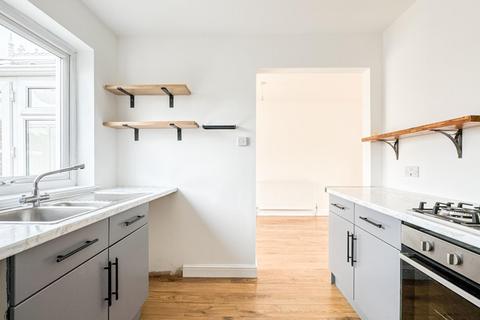3 bedroom terraced house to rent, Sundridge Park, Yate, Bristol