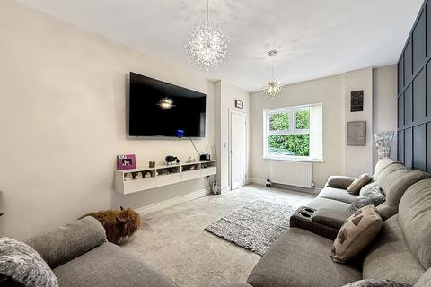 8 Raglan Road, Hengoed, CF82 7LX