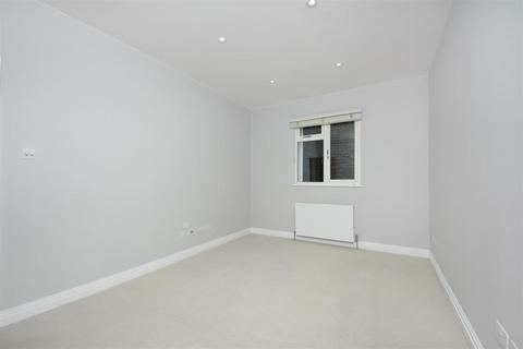 2 bedroom apartment to rent, Argyle Road, W13