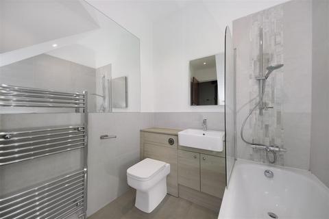 2 bedroom apartment to rent, Argyle Road, W13