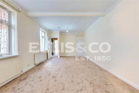 4 bedroom detached house to rent, Rugby Avenue, Wembley, HA0
