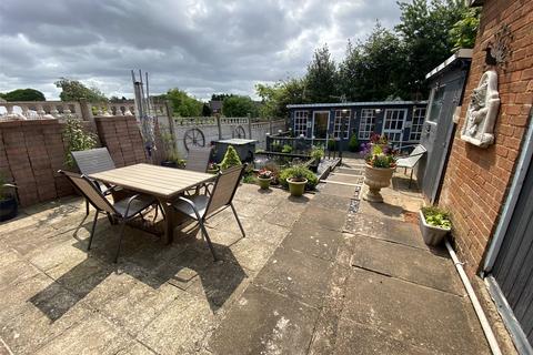 17 Parish Close, Dawley, Telford, TF4 3ES