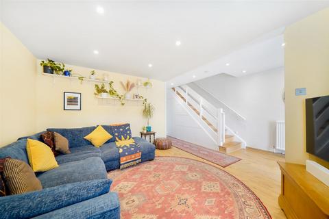 55 Dillwyn Close, London, SE26 4DE