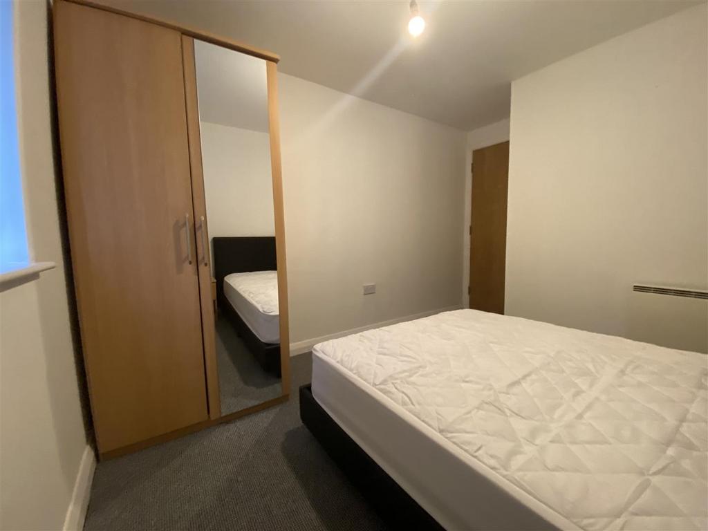 Bedroom 1 (2).jpeg