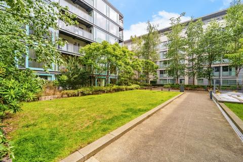 Station Approach, Hayes UB3