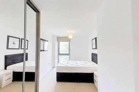 2 bedroom apartment to rent, Crowder Street, London E1