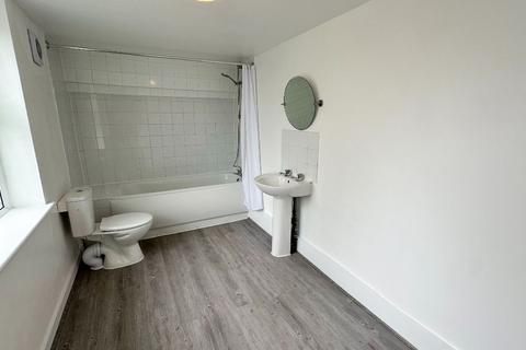 3 bedroom semi-detached house to rent, Dickerage Lane, New Malden