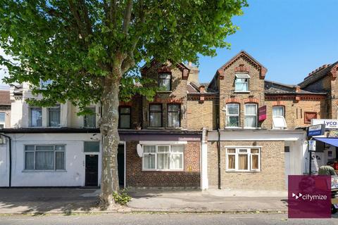 3 bedroom flat for sale, Katherine Road, London