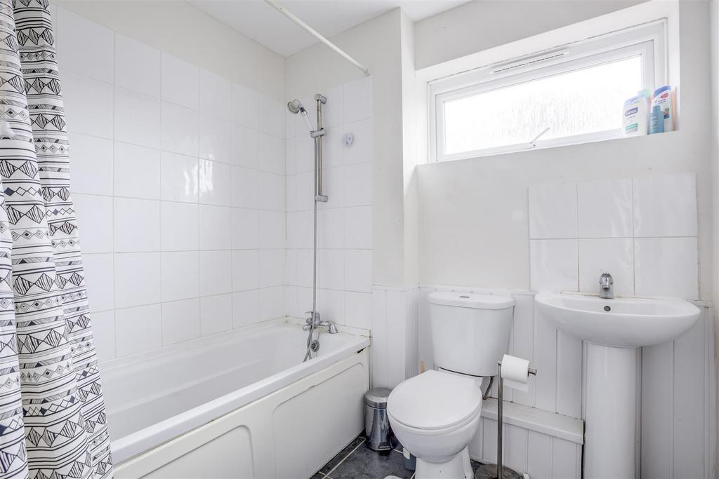 3 Kaybridge Close, HP13 7 HF-3.jpg