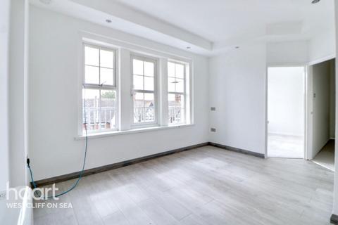 2 bedroom flat for sale, Hamlet Court Road, Westcliff-On-Sea