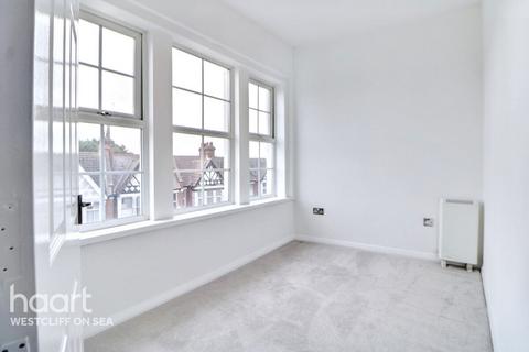 2 bedroom flat for sale, Hamlet Court Road, Westcliff-On-Sea
