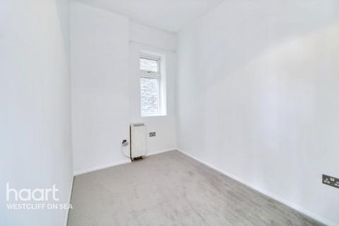 2 bedroom flat for sale, Hamlet Court Road, Westcliff-On-Sea
