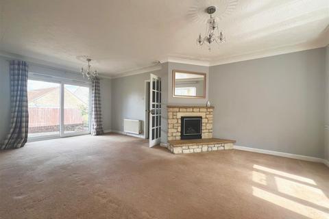 2 bedroom detached bungalow for sale, Thornhill Road, Stalbridge, Sturminster Newton