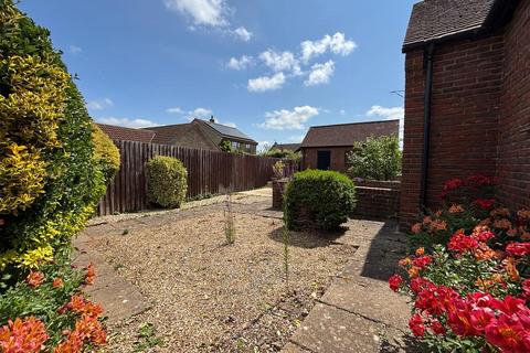 2 bedroom detached bungalow for sale, Thornhill Road, Stalbridge, Sturminster Newton