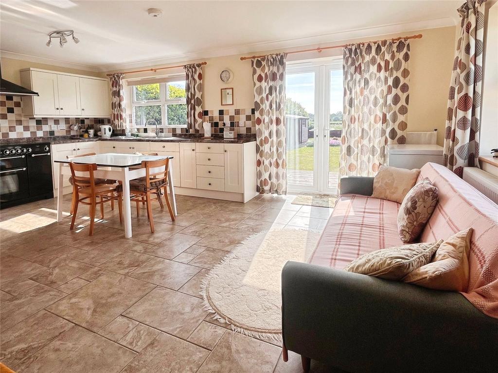 Kitchen/Dining