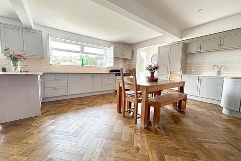 3 bedroom chalet for sale, Falmer Avenue, Saltdean, BN2 8FG