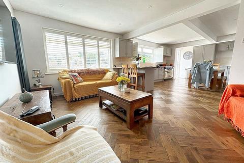 3 bedroom chalet for sale, Falmer Avenue, Saltdean, BN2 8FG