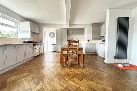 3 bedroom chalet for sale, Falmer Avenue, Saltdean, BN2 8FG