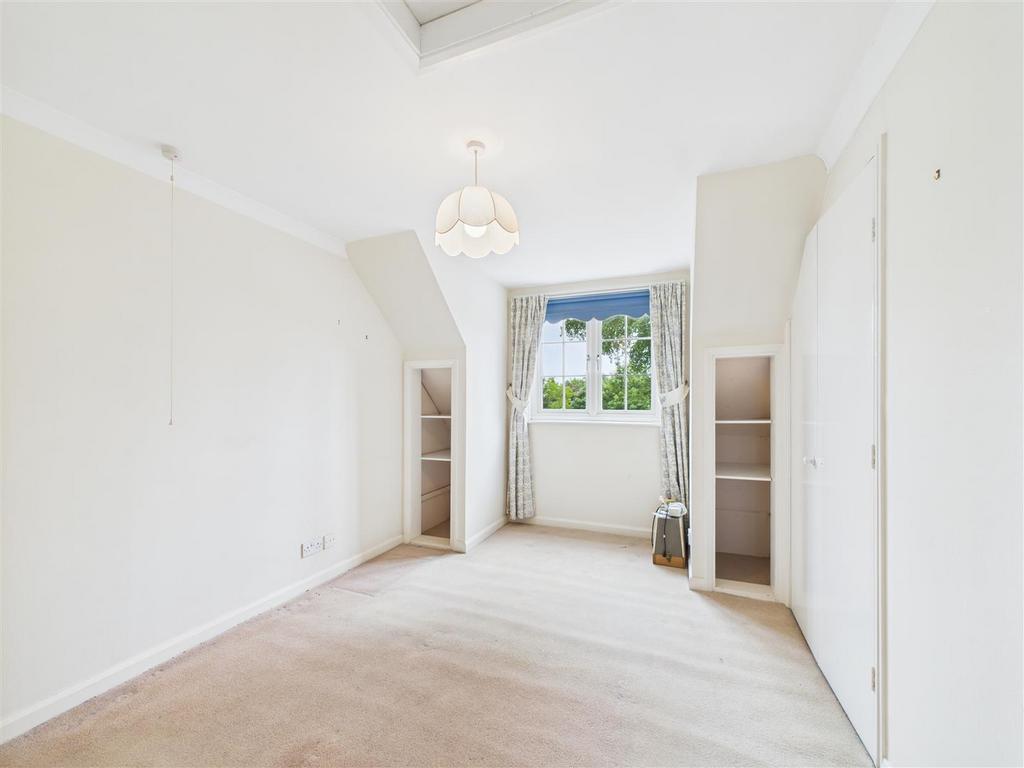 CAM03303 G0-PR0138-STILL012.jpg