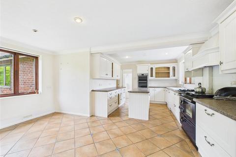 5 bedroom detached house for sale, Mill Lane, Elloughton