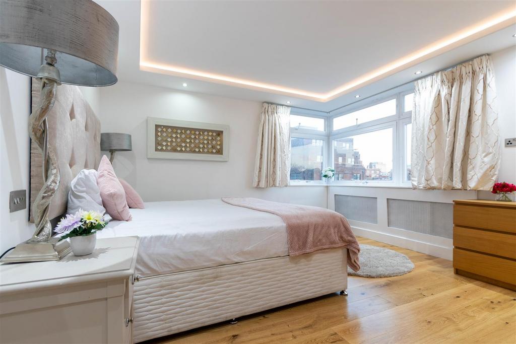 Bedroom 1.jpg
