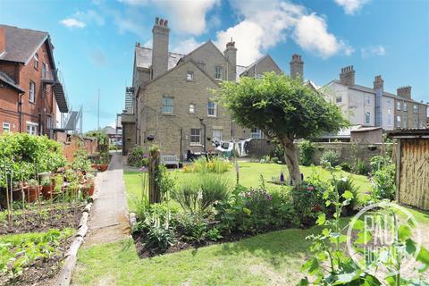 undefined, Kirkley Cliff Road, Kirkley, NR33