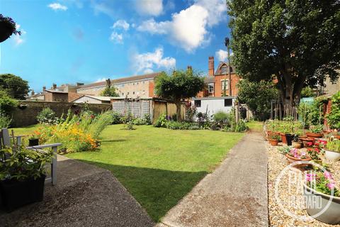 undefined, Kirkley Cliff Road, Kirkley, NR33