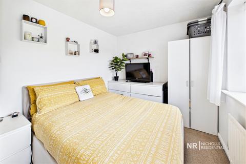 33 Pemberley Chase, West Ewell, Epsom, KT19 9LE